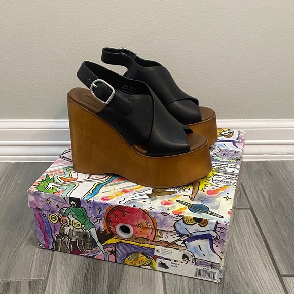 Jeffrey Campbell Fiddle Wedge Sandals - Picture 2 of 4